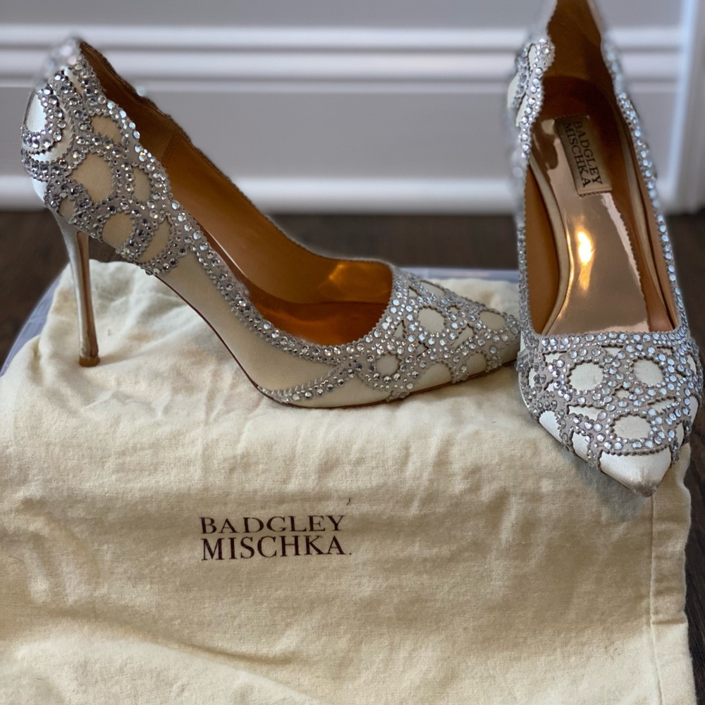Badgley Mischka 
Rouge Embellished pointed toe pumps